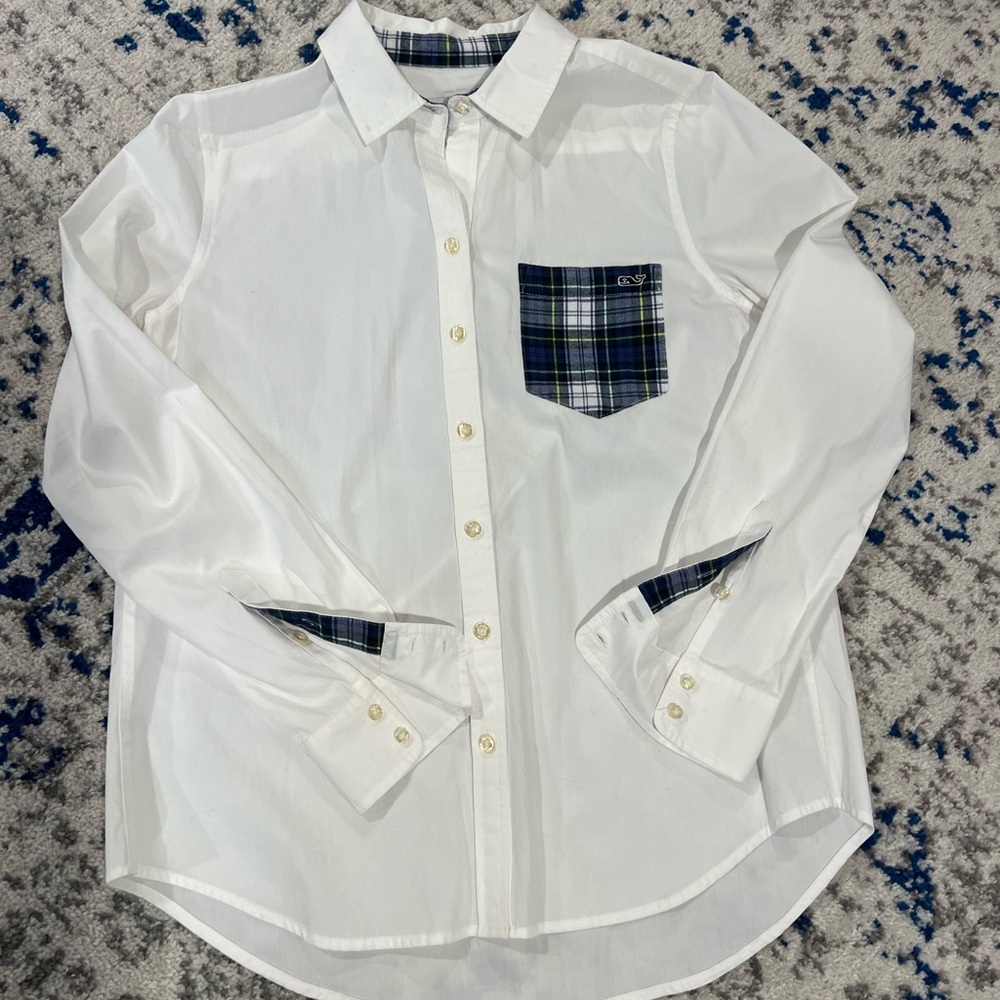Vineyard Vines women’s white button down shirt with blue plaid details, sz 6